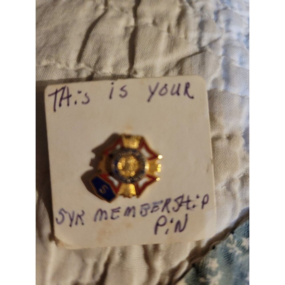 Vintage VFW U.S. Veterans of Foreign Wars 5 Years Anniversary Lapel Pin on Card